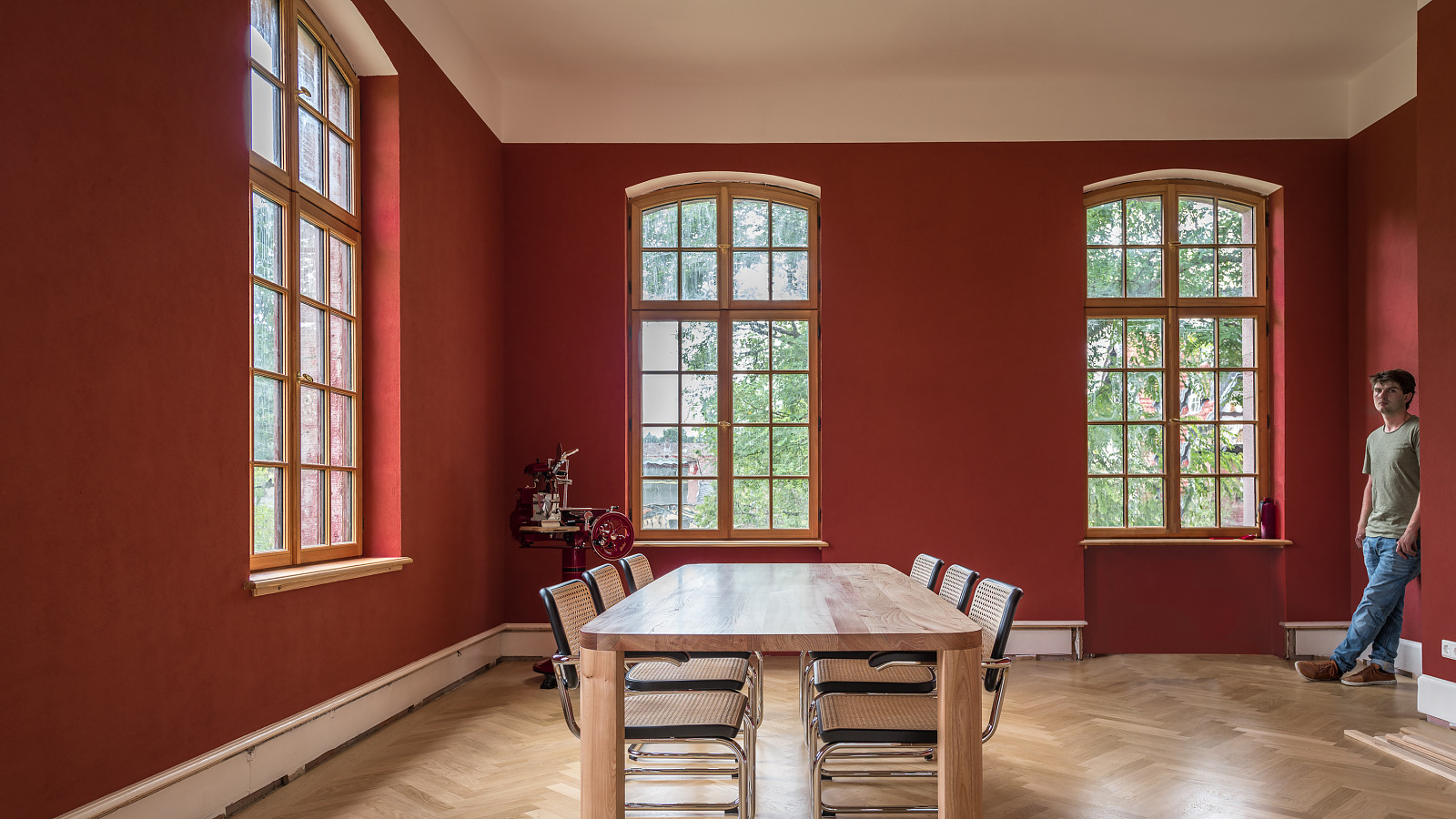 Tisch mit weichen Rundungen